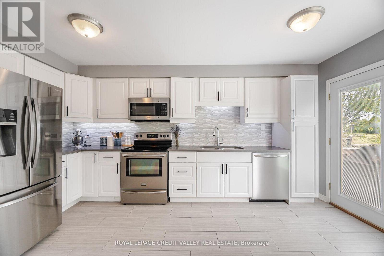 56 Valonia Drive, Brampton, Ontario  L6V 4K1 - Photo 12 - W13040220