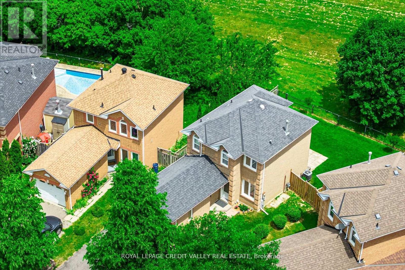 56 Valonia Drive, Brampton, Ontario  L6V 4K1 - Photo 4 - W13040220