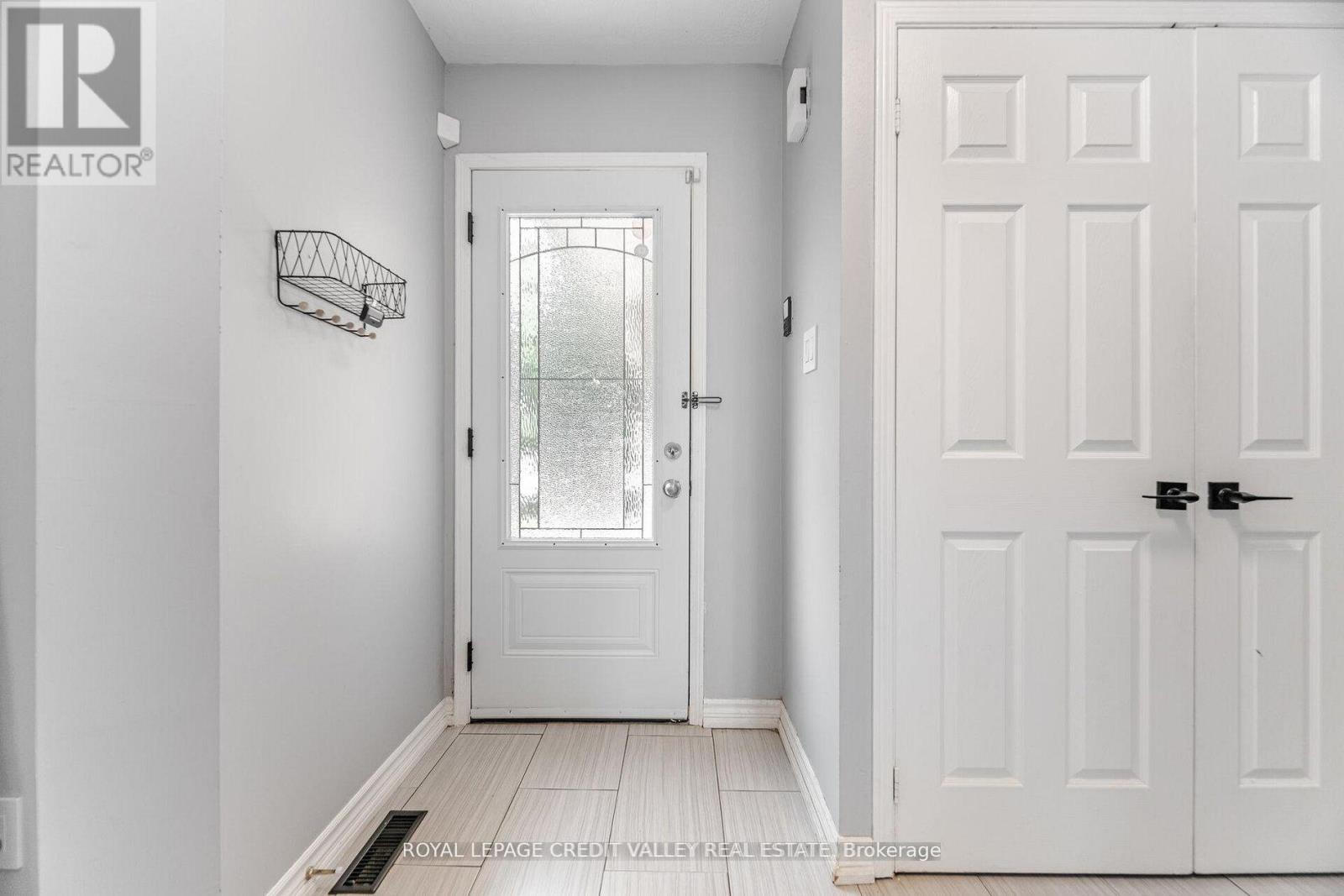 56 Valonia Drive, Brampton, Ontario  L6V 4K1 - Photo 6 - W13040220