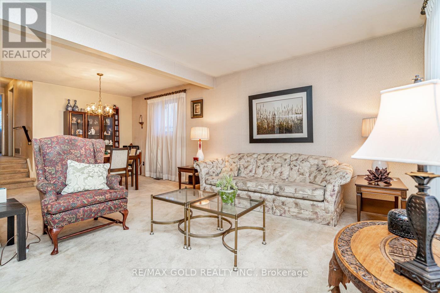 6 Eldon Court, Brampton, Ontario  L6T 2B9 - Photo 11 - W13040274