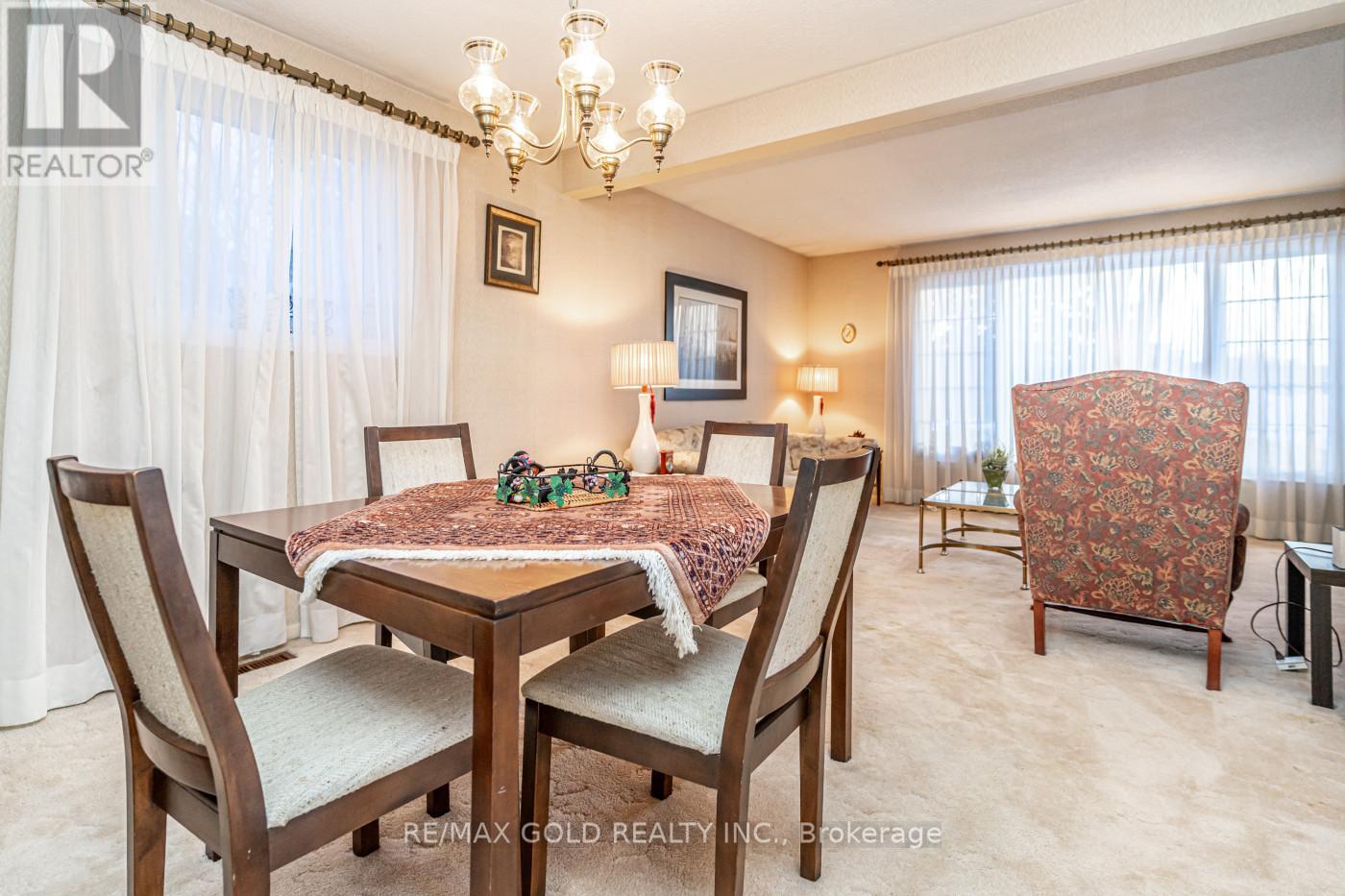 6 Eldon Court, Brampton, Ontario  L6T 2B9 - Photo 13 - W13040274