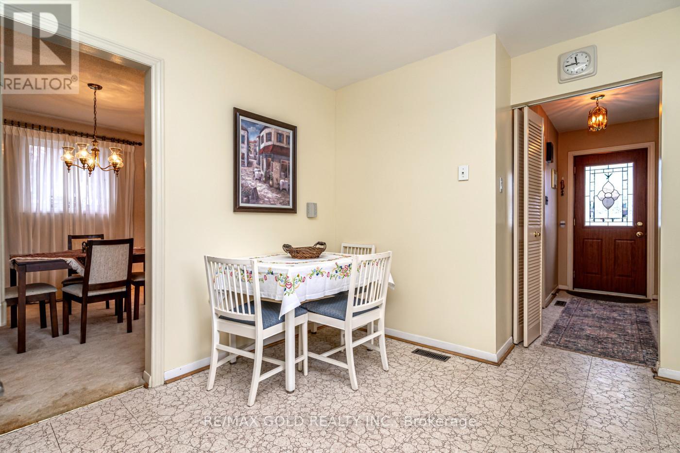 6 Eldon Court, Brampton, Ontario  L6T 2B9 - Photo 18 - W13040274