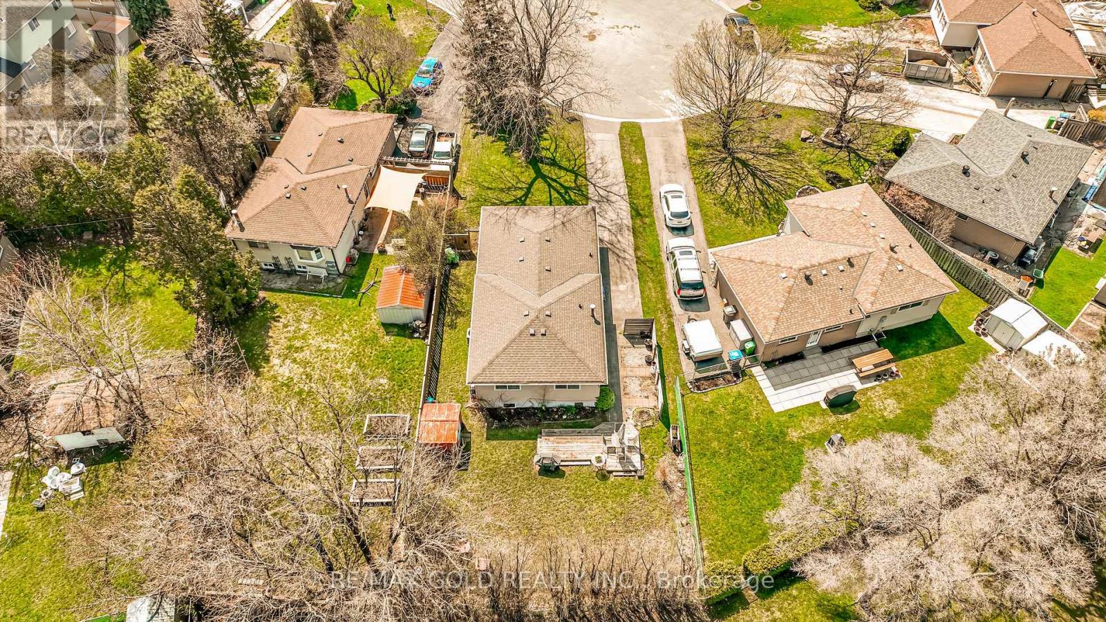 6 Eldon Court, Brampton, Ontario  L6T 2B9 - Photo 39 - W13040274