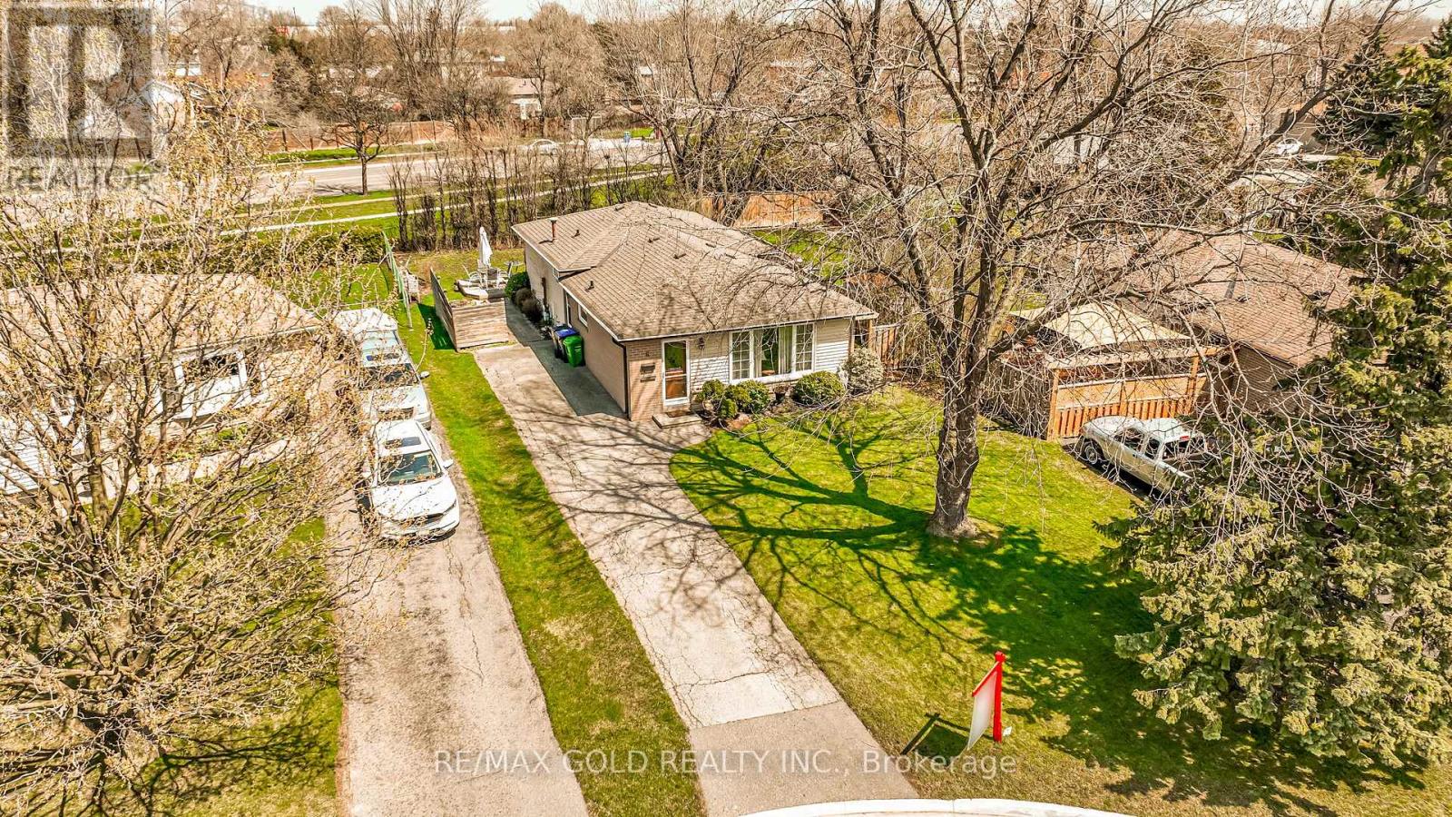 6 Eldon Court, Brampton, Ontario  L6T 2B9 - Photo 41 - W13040274