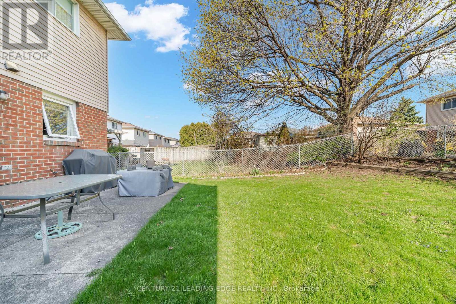 18 Luminous Court, Brampton, Ontario  L6Z 2B3 - Photo 39 - W13040284