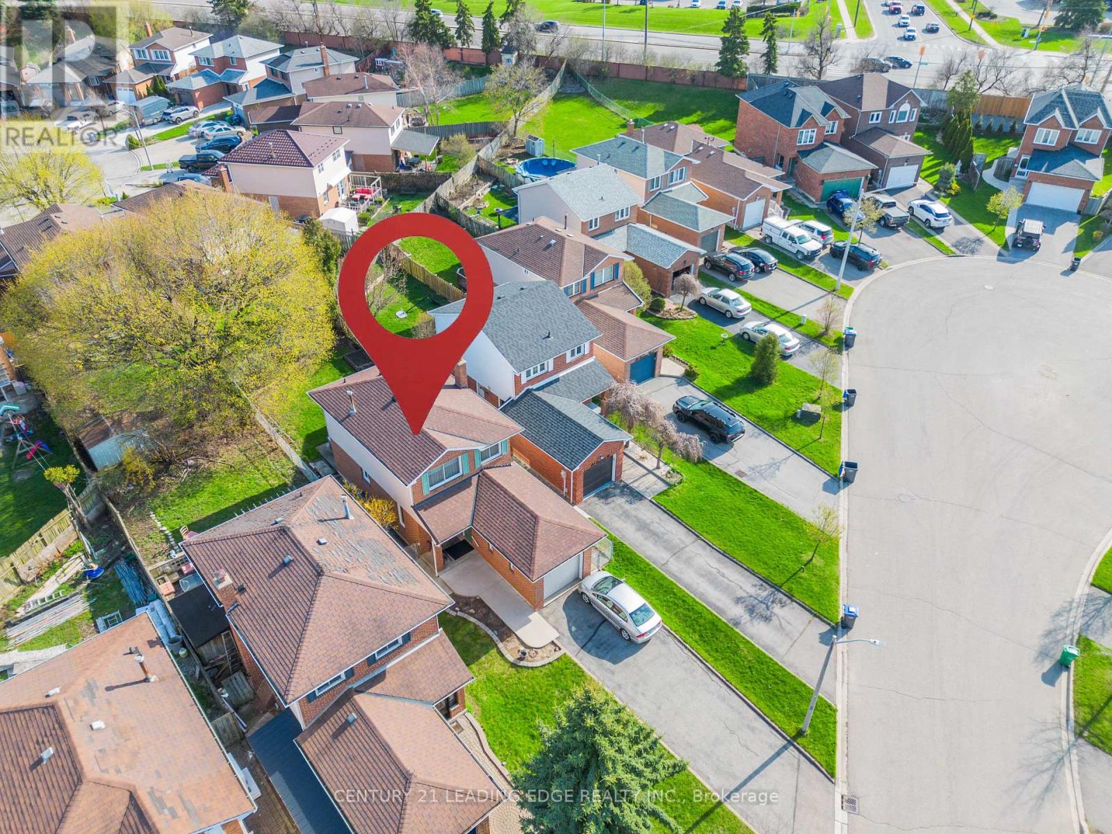 18 Luminous Court, Brampton, Ontario  L6Z 2B3 - Photo 7 - W13040284