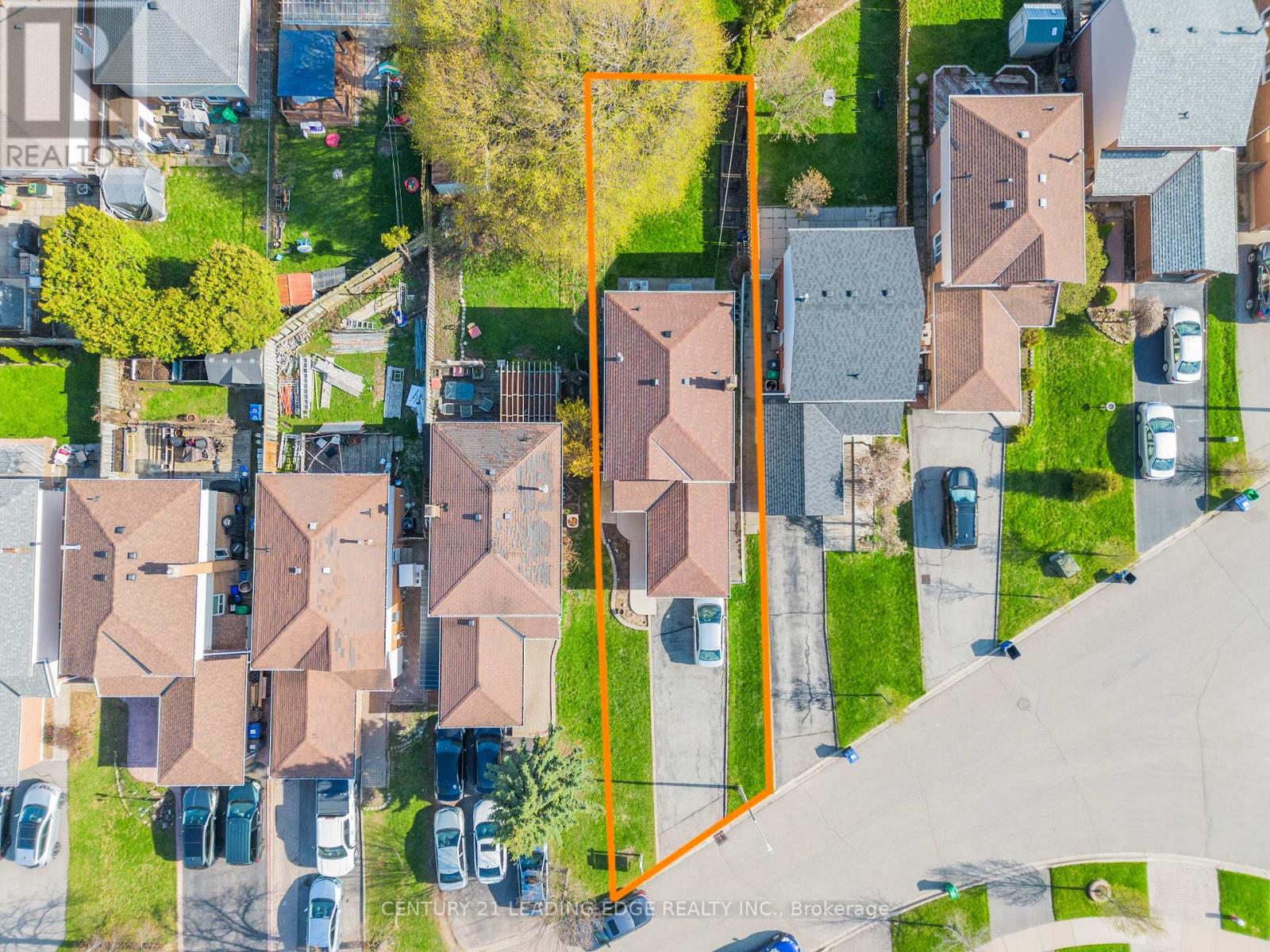 18 Luminous Court, Brampton, Ontario  L6Z 2B3 - Photo 8 - W13040284