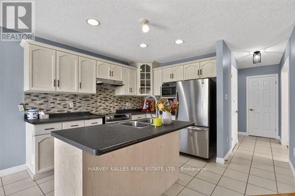 71 Beardmore Crescent, Halton Hills, Ontario  L7J 2Z1 - Photo 16 - W13040326