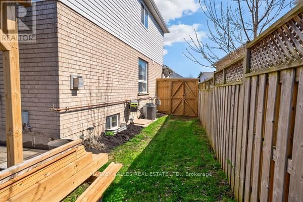 71 Beardmore Crescent, Halton Hills, Ontario  L7J 2Z1 - Photo 44 - W13040326