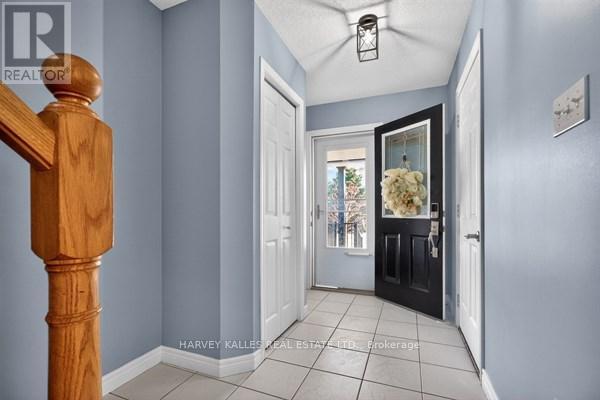 71 Beardmore Crescent, Halton Hills, Ontario  L7J 2Z1 - Photo 5 - W13040326