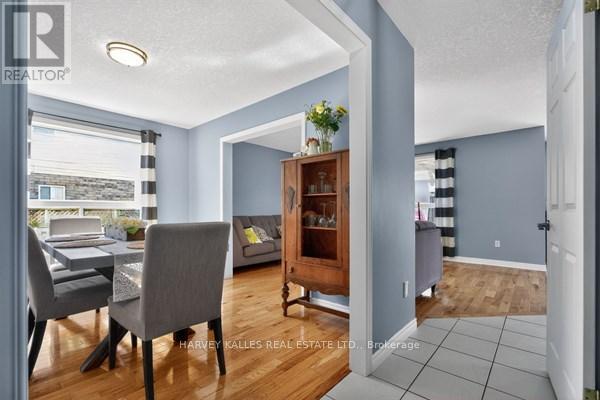 71 Beardmore Crescent, Halton Hills, Ontario  L7J 2Z1 - Photo 6 - W13040326