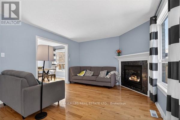 71 Beardmore Crescent, Halton Hills, Ontario  L7J 2Z1 - Photo 9 - W13040326