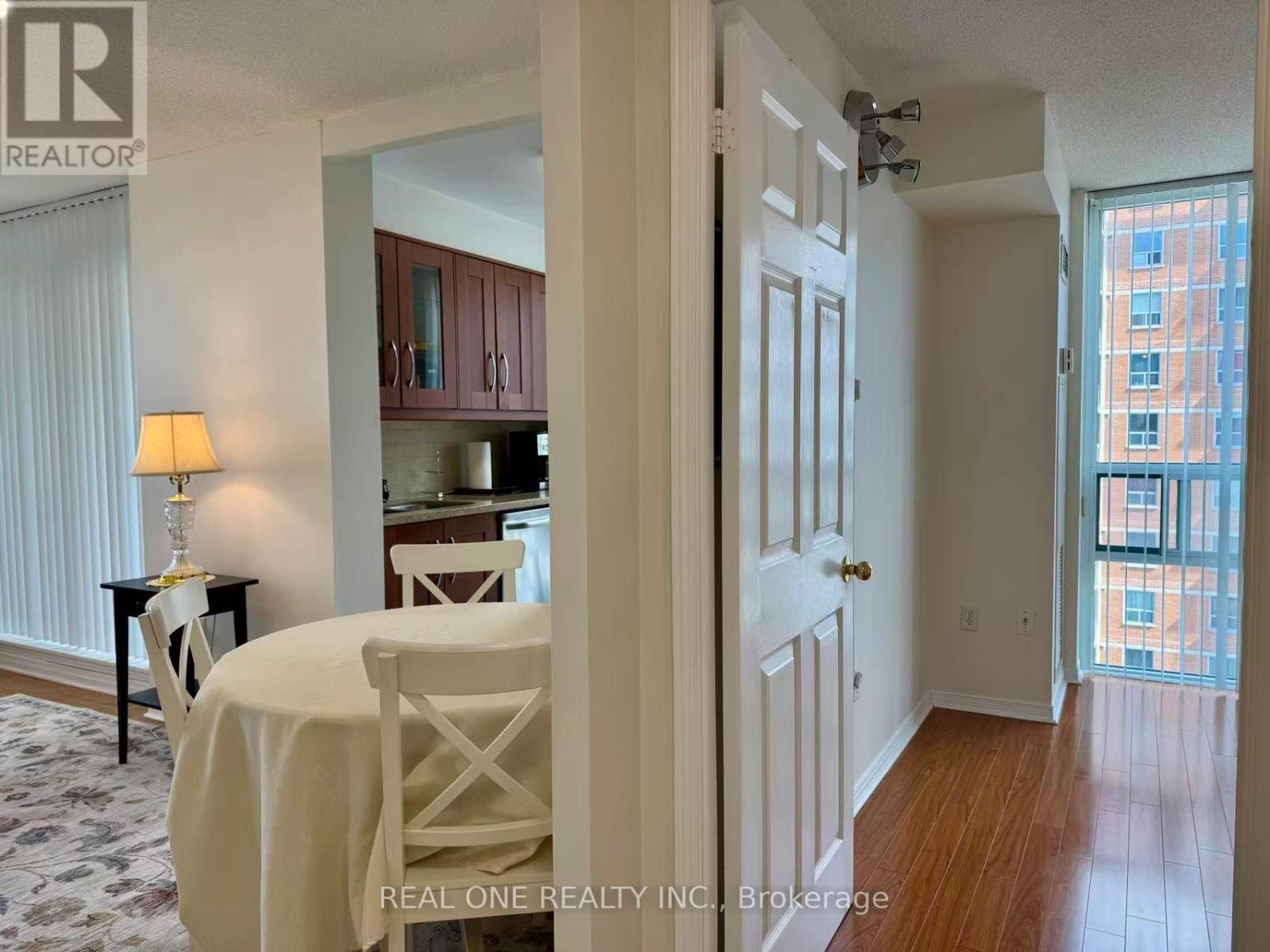 1507 - 15 Michael Power Place, Toronto, Ontario  M9A 5G4 - Photo 4 - W13040328