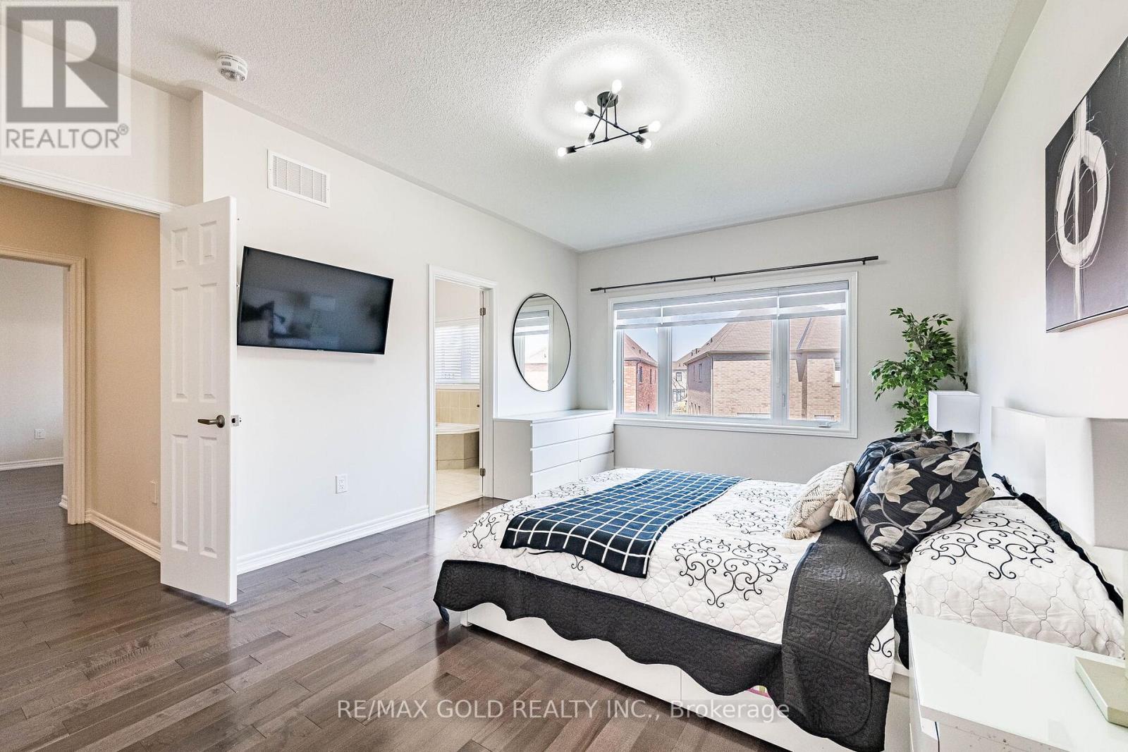 253 Elbern Markell Drive, Brampton, Ontario  L6X 3C3 - Photo 20 - W13040426