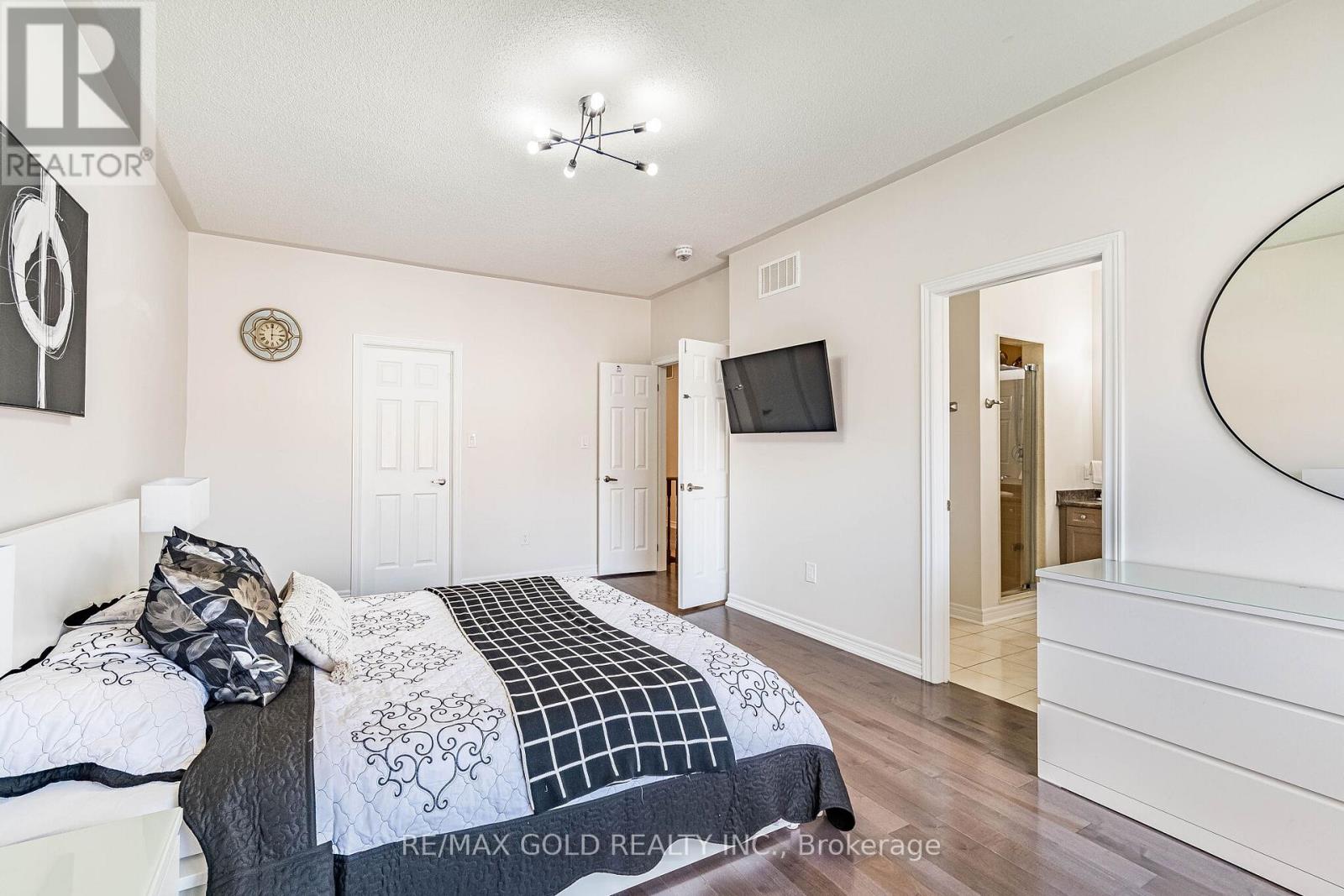 253 Elbern Markell Drive, Brampton, Ontario  L6X 3C3 - Photo 22 - W13040426