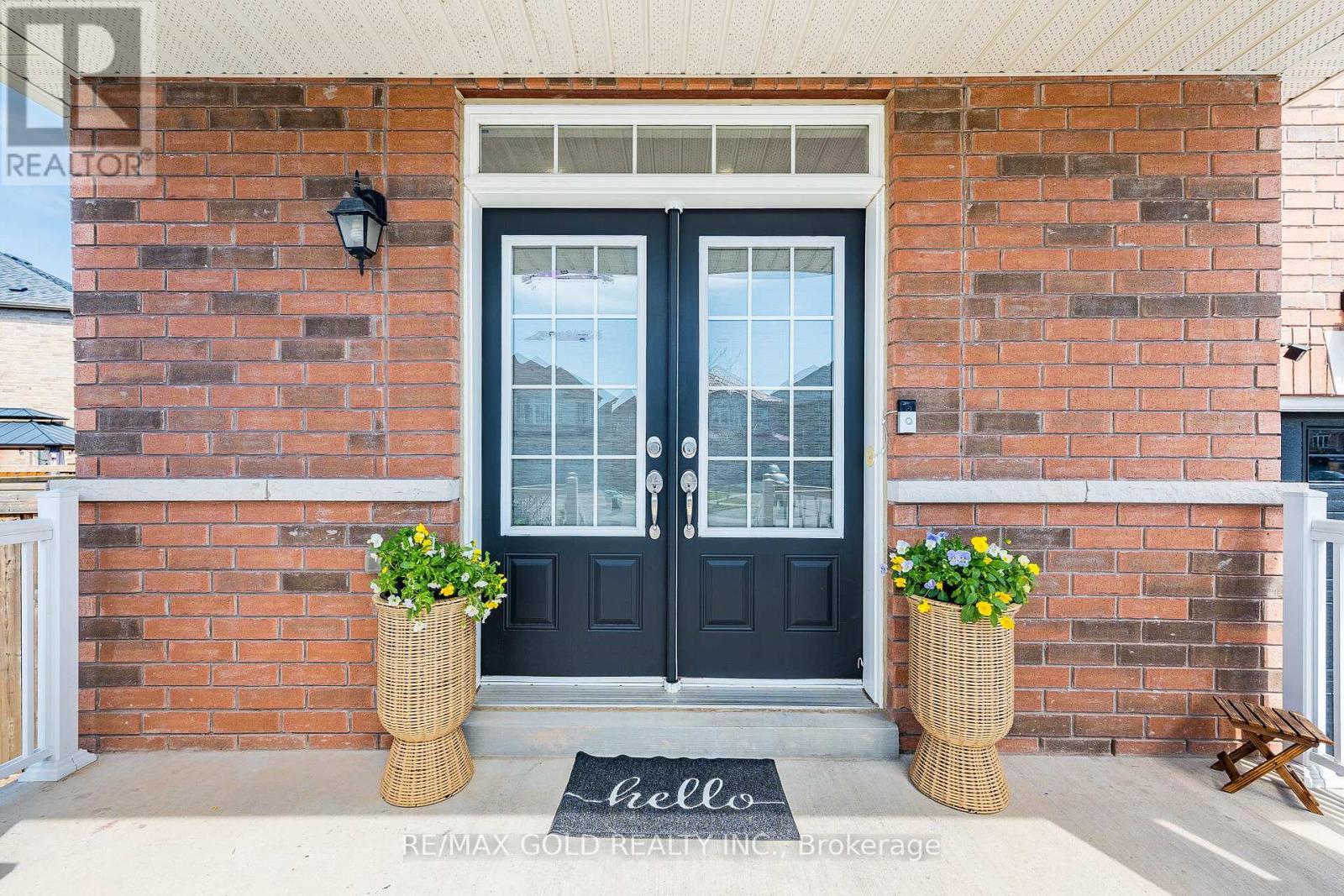 253 Elbern Markell Drive, Brampton, Ontario  L6X 3C3 - Photo 3 - W13040426