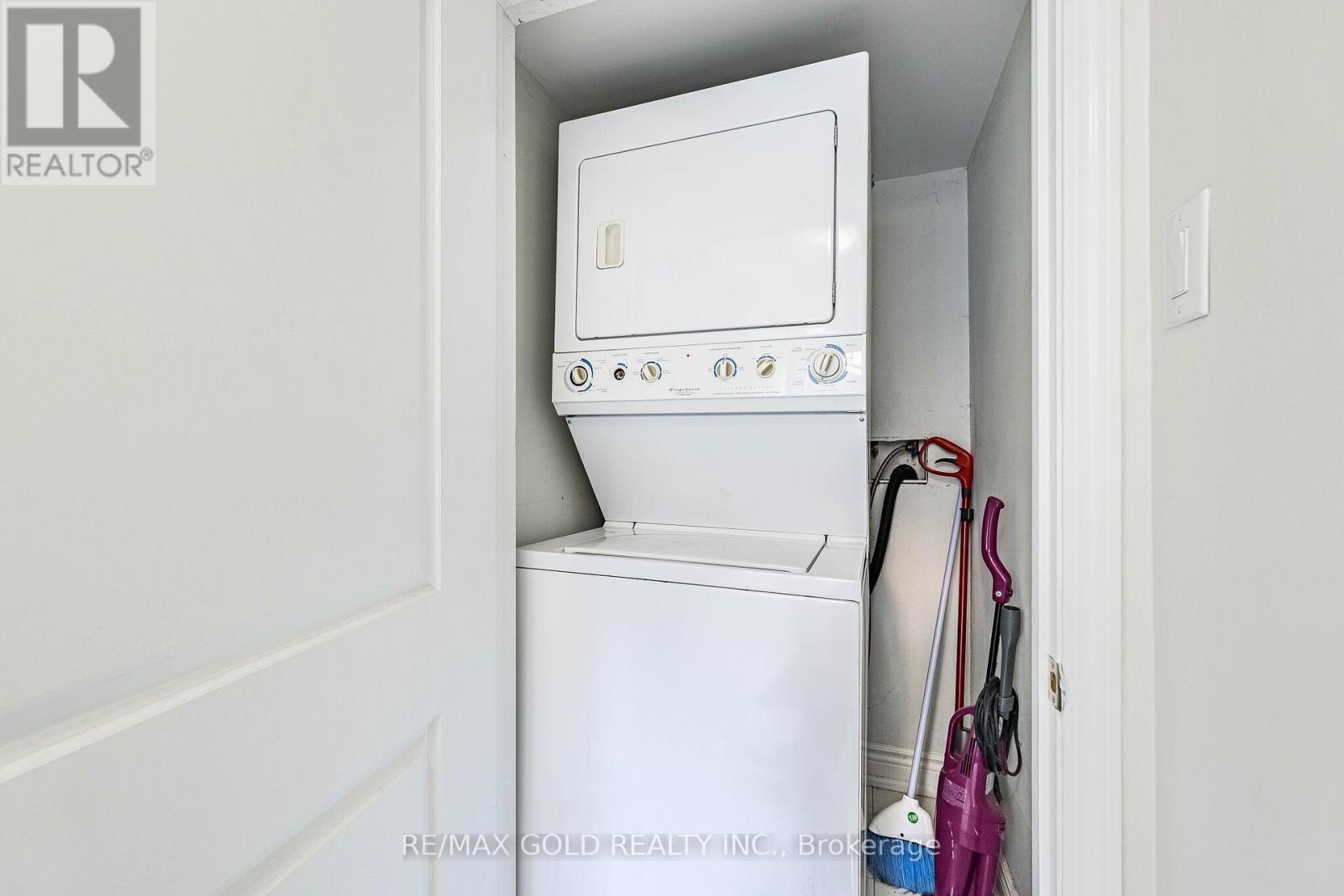 253 Elbern Markell Drive, Brampton, Ontario  L6X 3C3 - Photo 42 - W13040426