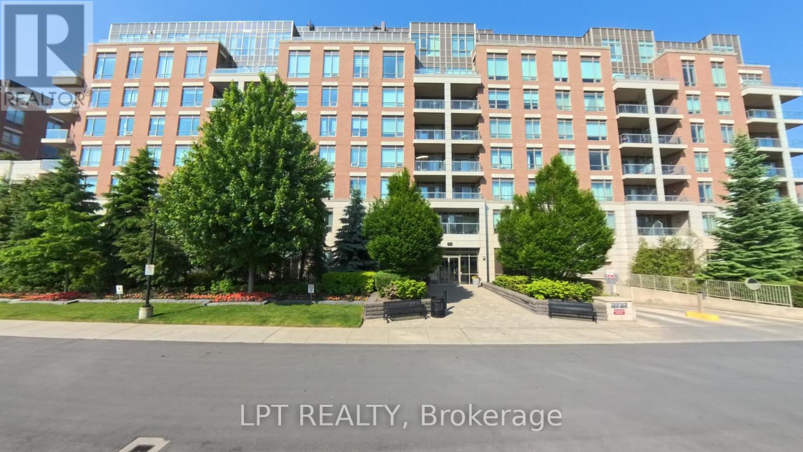 703 - 2470 PRINCE MICHAEL DRIVE, Oakville, Ontario