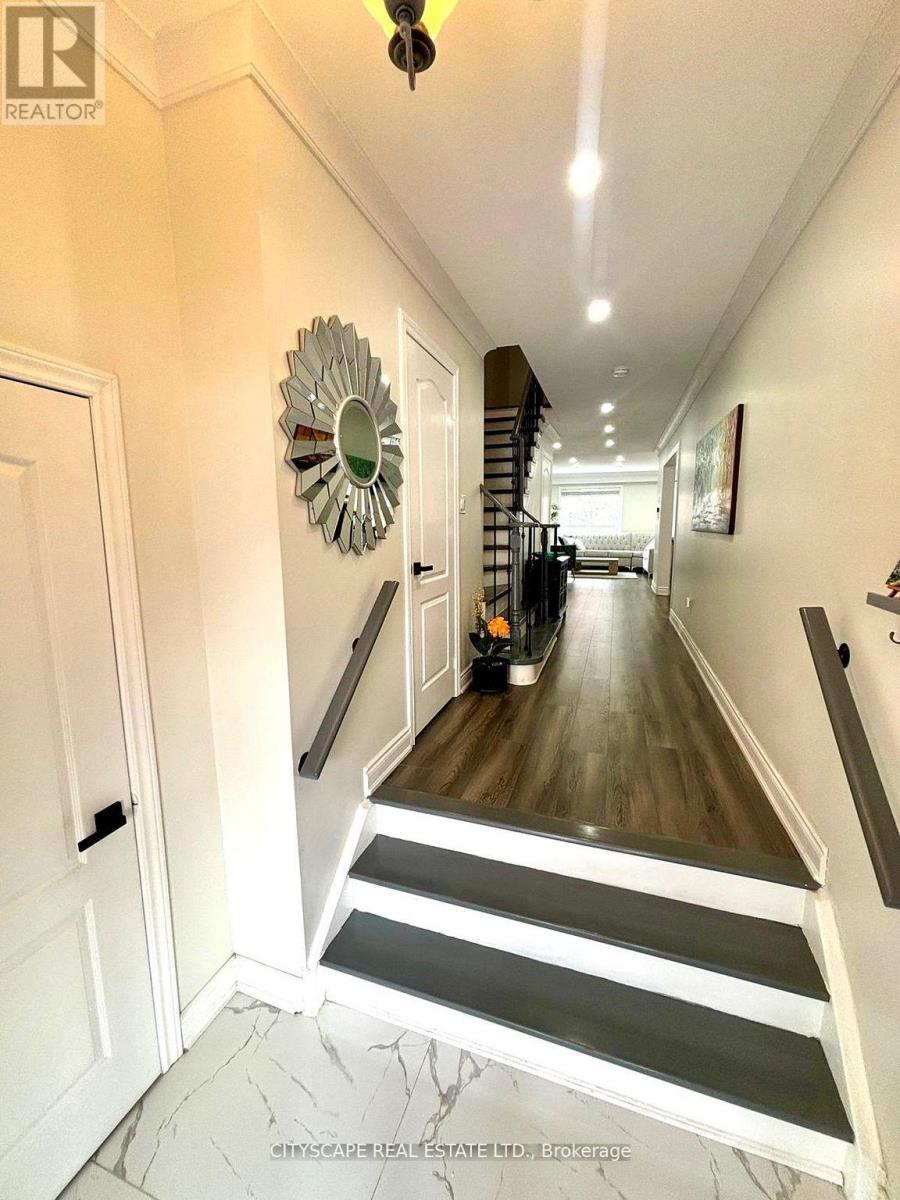 3974 Stardust Drive, Mississauga, Ontario  L5M 8A5 - Photo 10 - W13040462