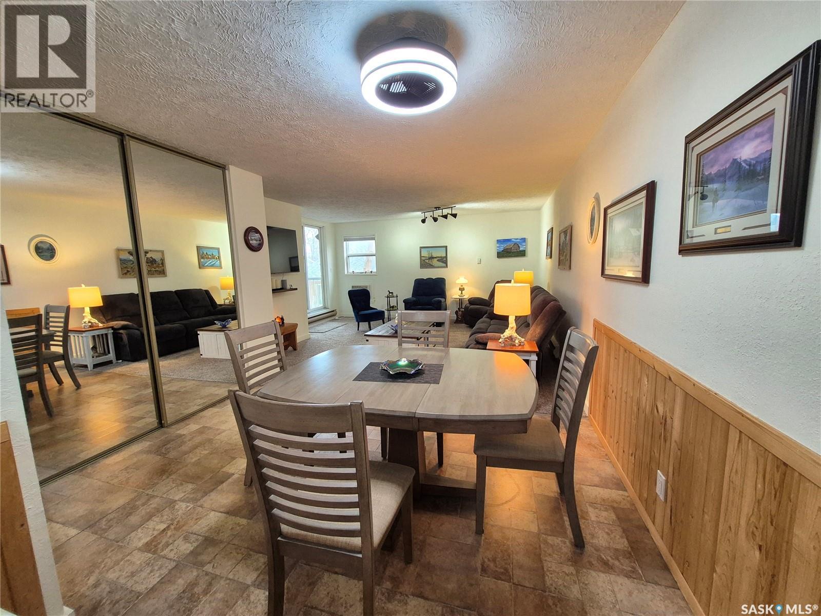 24 228 3rd Street, Weyburn, Saskatchewan  S4H 0W6 - Photo 10 - SK033833