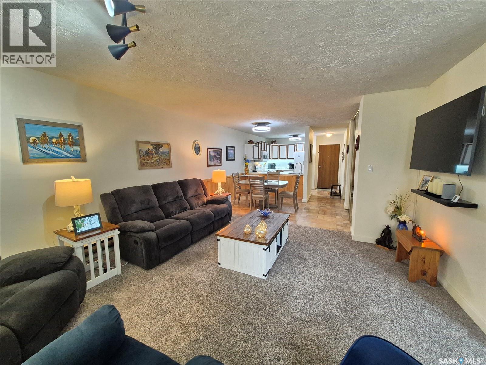 24 228 3rd Street, Weyburn, Saskatchewan  S4H 0W6 - Photo 14 - SK033833