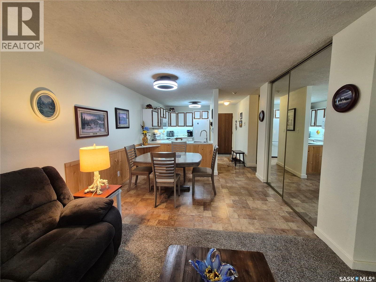 24 228 3rd Street, Weyburn, Saskatchewan  S4H 0W6 - Photo 16 - SK033833