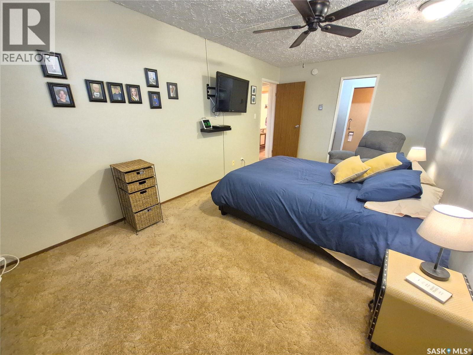 24 228 3rd Street, Weyburn, Saskatchewan  S4H 0W6 - Photo 23 - SK033833