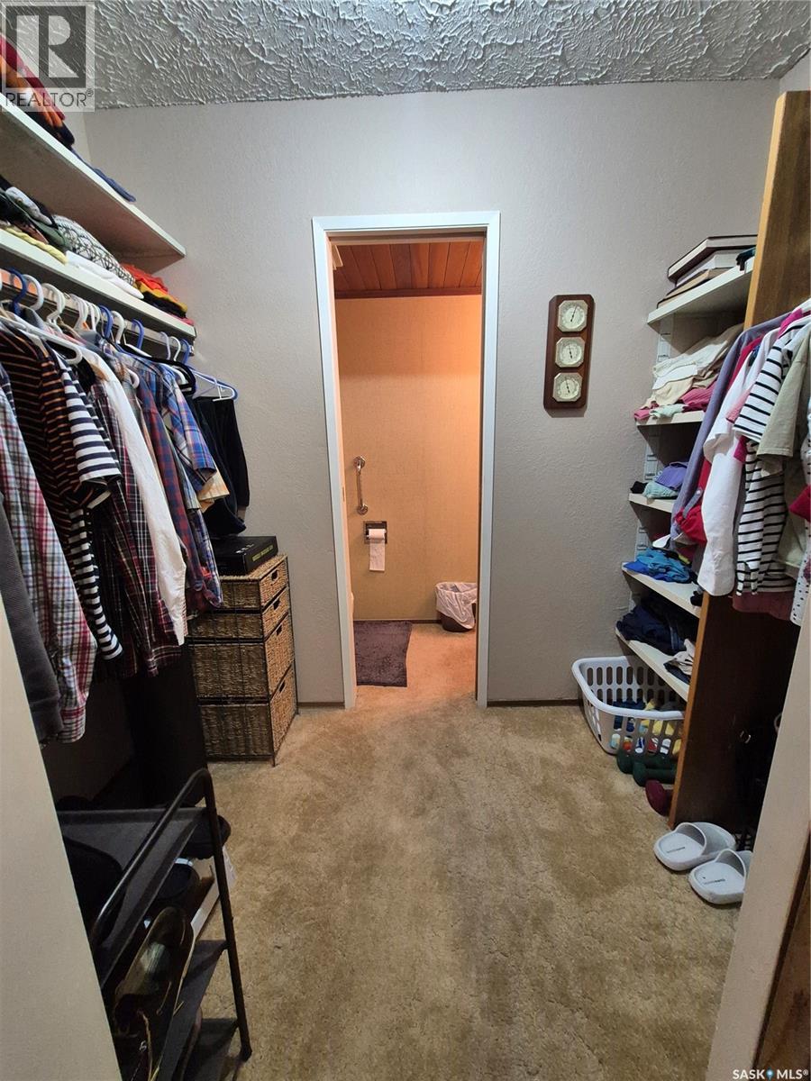 24 228 3rd Street, Weyburn, Saskatchewan  S4H 0W6 - Photo 25 - SK033833