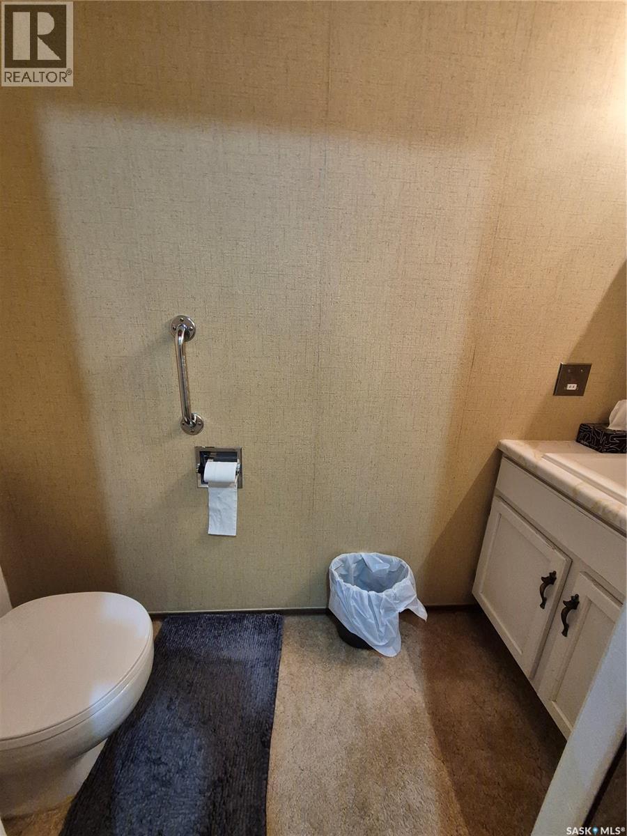 24 228 3rd Street, Weyburn, Saskatchewan  S4H 0W6 - Photo 26 - SK033833