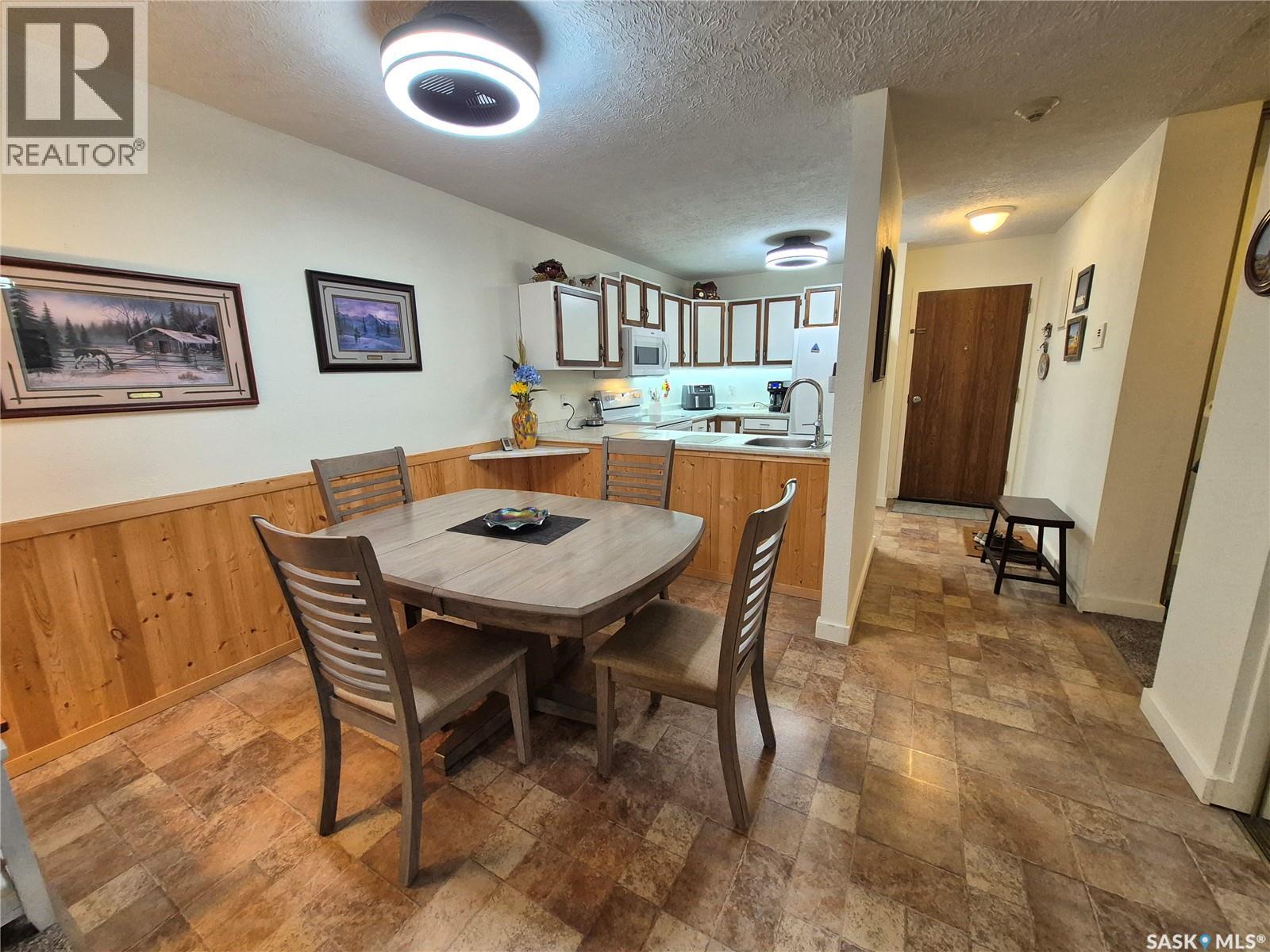 24 228 3rd Street, Weyburn, Saskatchewan  S4H 0W6 - Photo 8 - SK033833