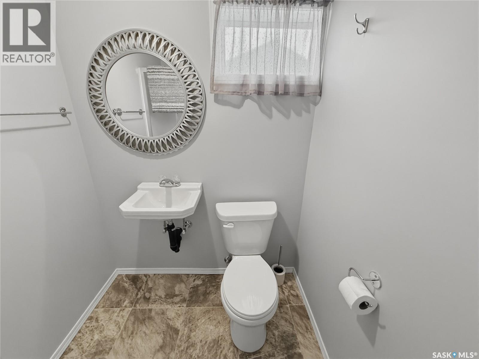 810 1st Avenue, Swift Current, Saskatchewan  S9H 2C3 - Photo 23 - SK033725