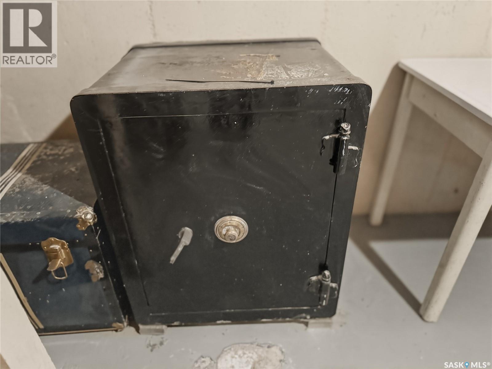 810 1st Avenue, Swift Current, Saskatchewan  S9H 2C3 - Photo 28 - SK033725