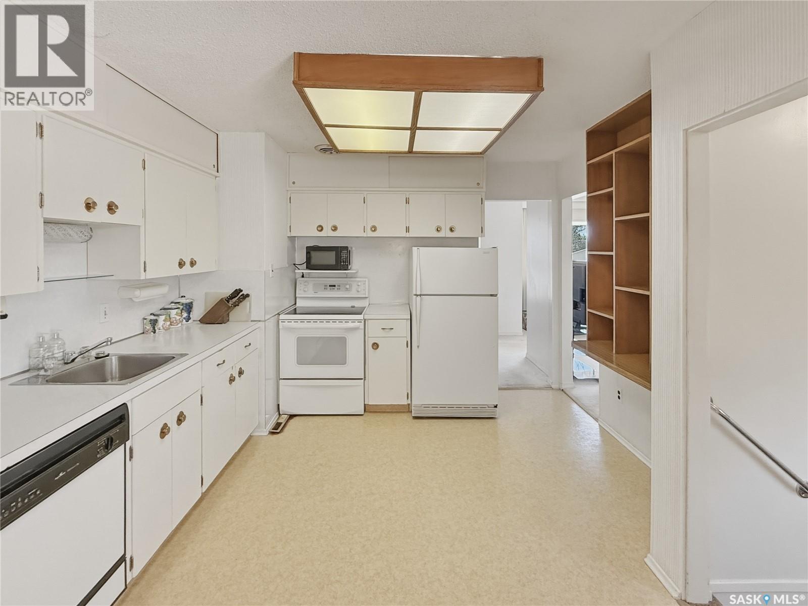 810 1st Avenue, Swift Current, Saskatchewan  S9H 2C3 - Photo 6 - SK033725