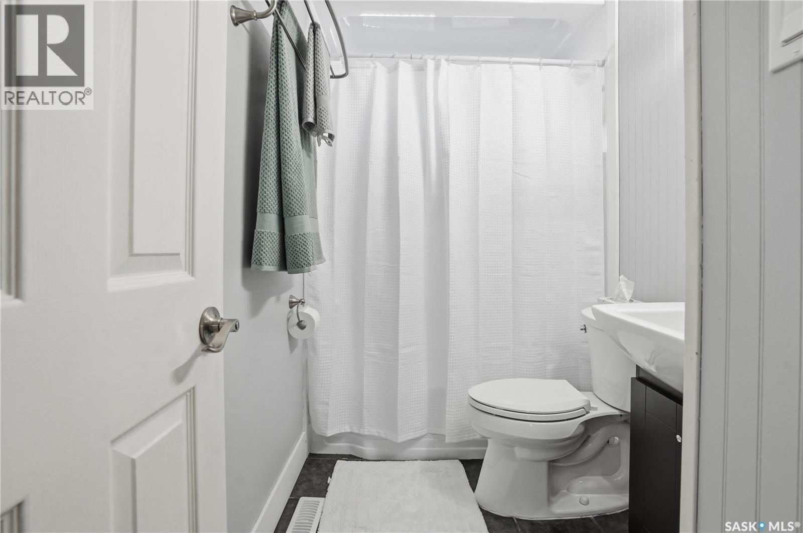 74 Osborne Crescent, Regina, Saskatchewan  S4R 5J1 - Photo 18 - SK033696