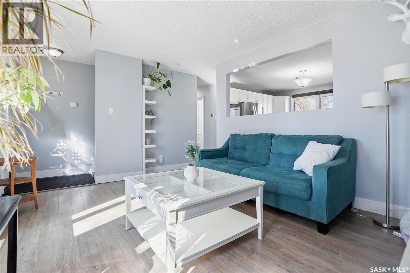 74 Osborne Crescent, Regina, Saskatchewan  S4R 5J1 - Photo 6 - SK033696