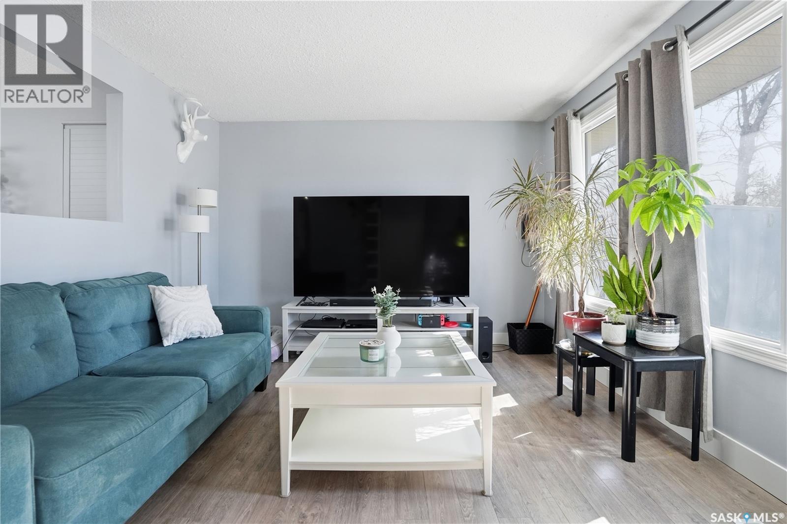 74 Osborne Crescent, Regina, Saskatchewan  S4R 5J1 - Photo 7 - SK033696