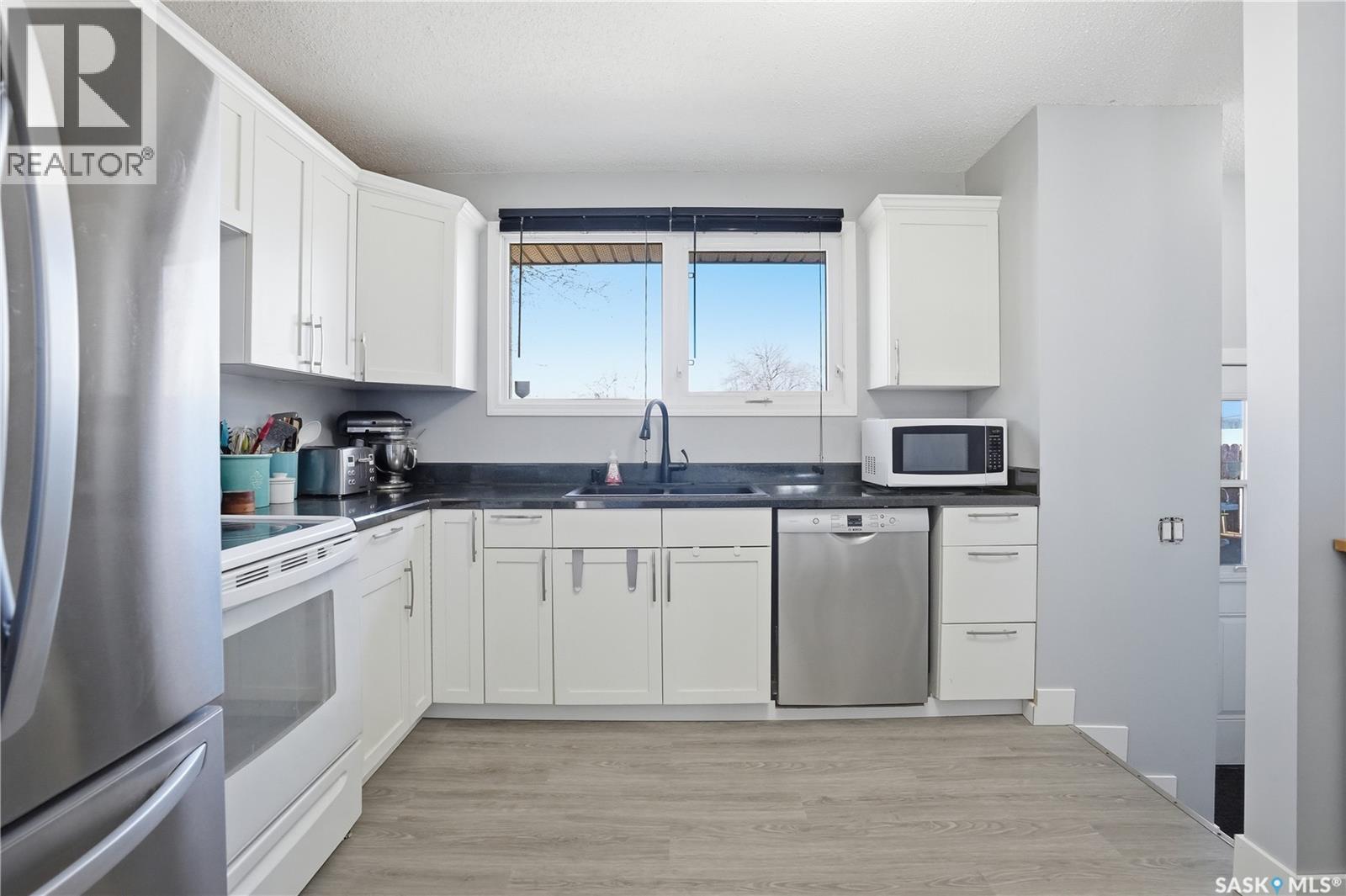 74 Osborne Crescent, Regina, Saskatchewan  S4R 5J1 - Photo 9 - SK033696