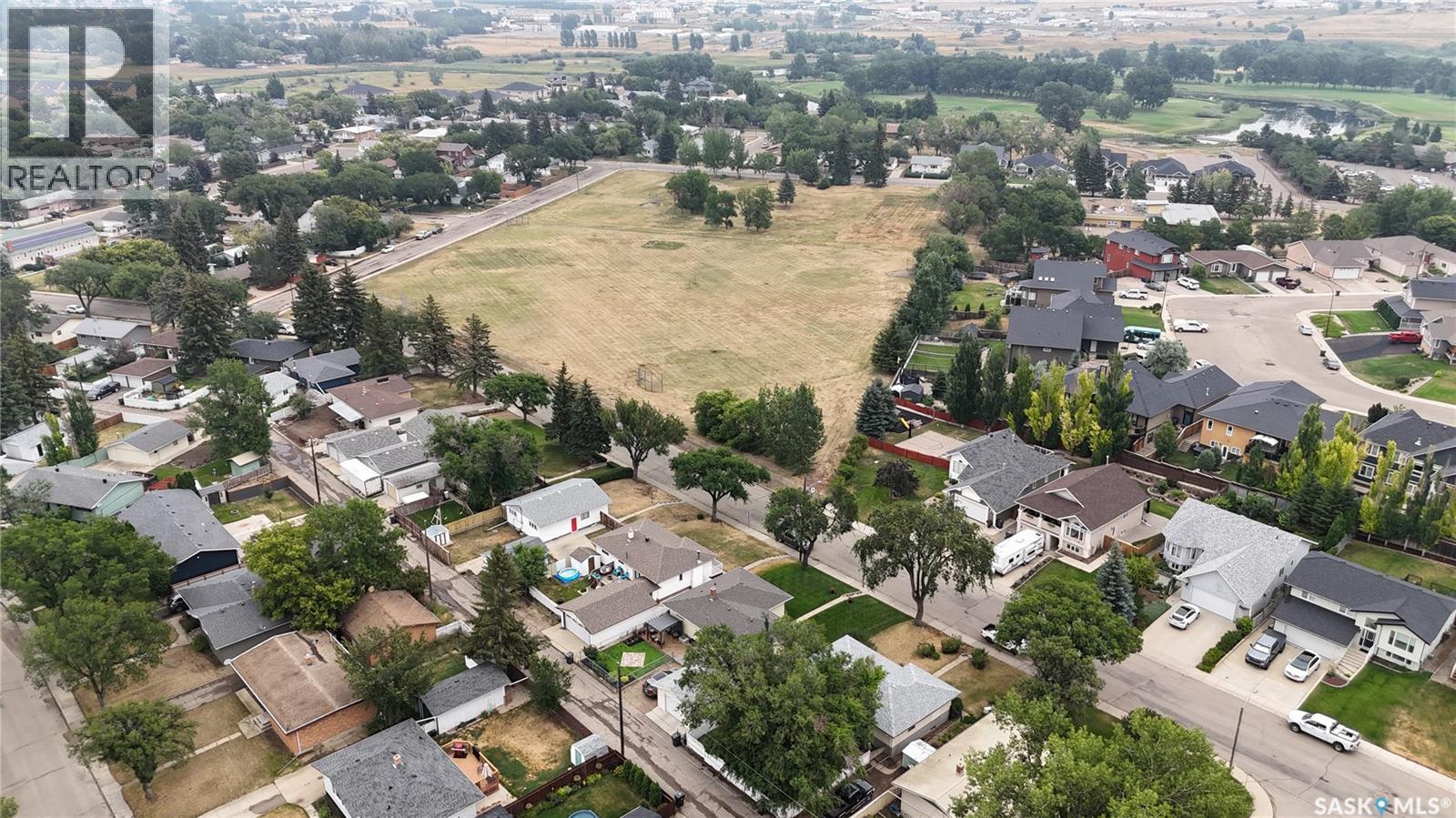 488 3rd Avenue Se, Swift Current, Saskatchewan  S9H 3K8 - Photo 2 - SK033495