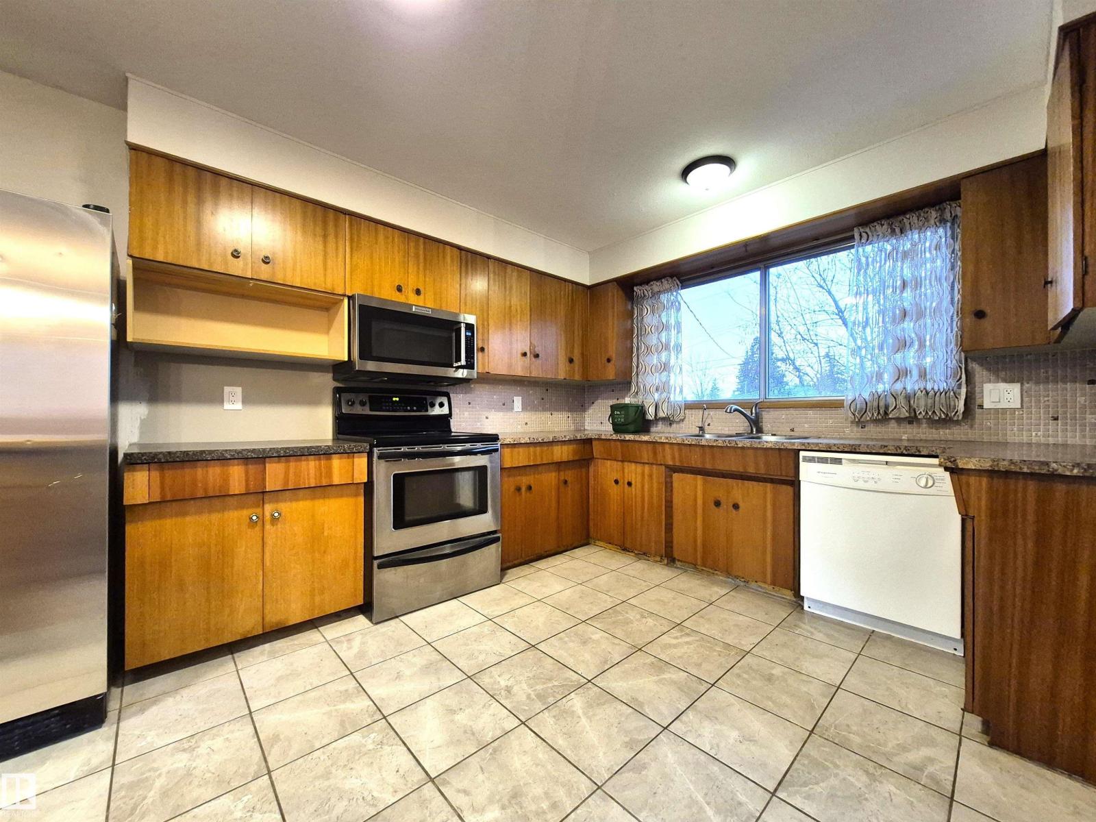 11440 44a Av Nw, Edmonton, Alberta  T6J 0Z9 - Photo 10 - E4483993
