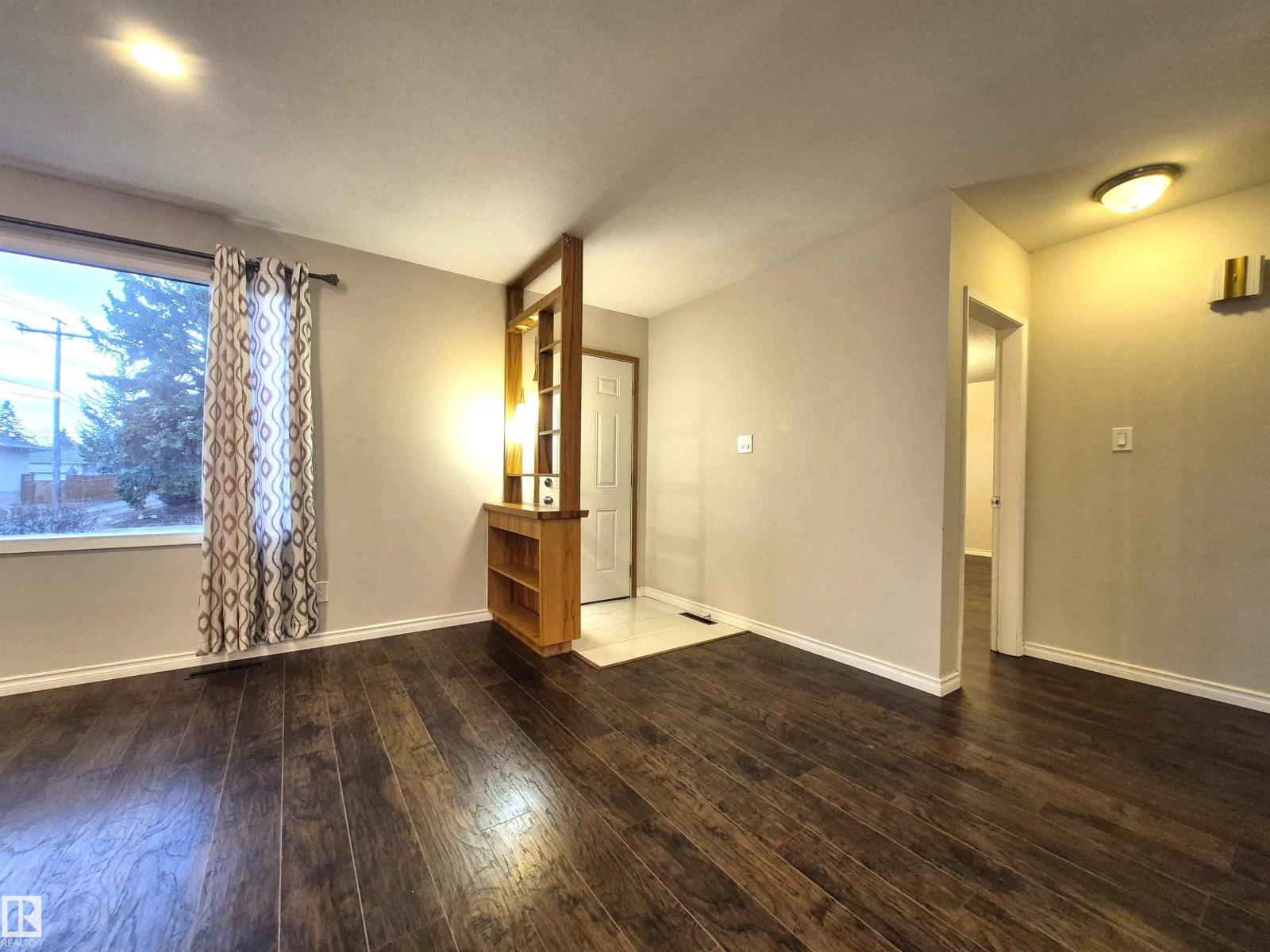 11440 44a Av Nw, Edmonton, Alberta  T6J 0Z9 - Photo 3 - E4483993