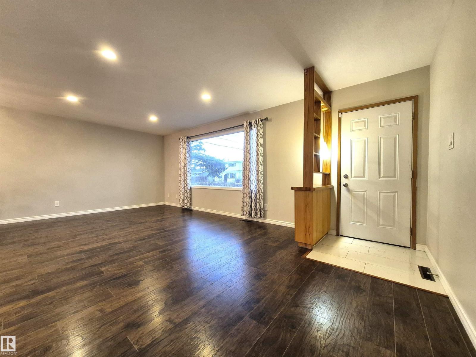 11440 44a Av Nw, Edmonton, Alberta  T6J 0Z9 - Photo 4 - E4483993