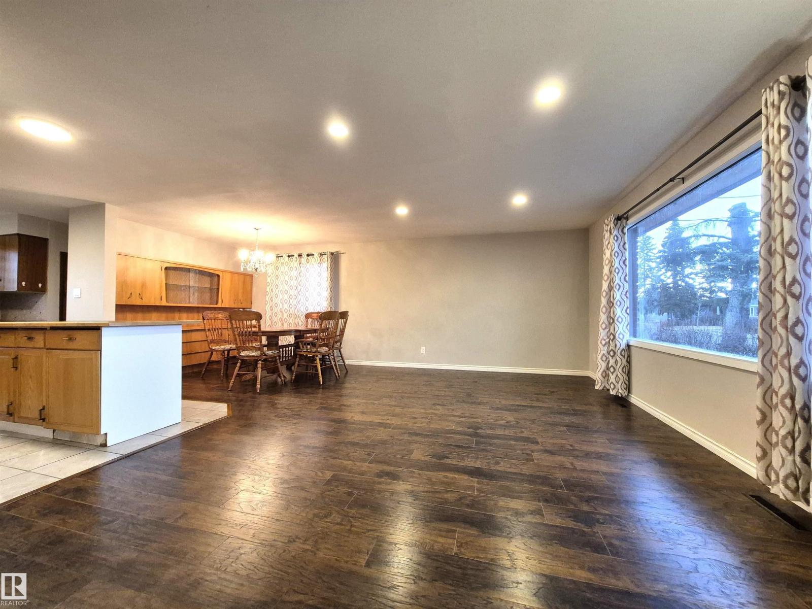 11440 44a Av Nw, Edmonton, Alberta  T6J 0Z9 - Photo 5 - E4483993