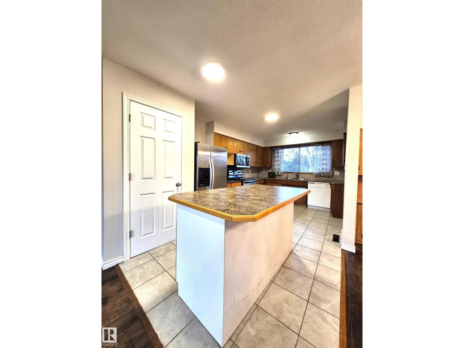 11440 44a Av Nw, Edmonton, Alberta  T6J 0Z9 - Photo 9 - E4483993