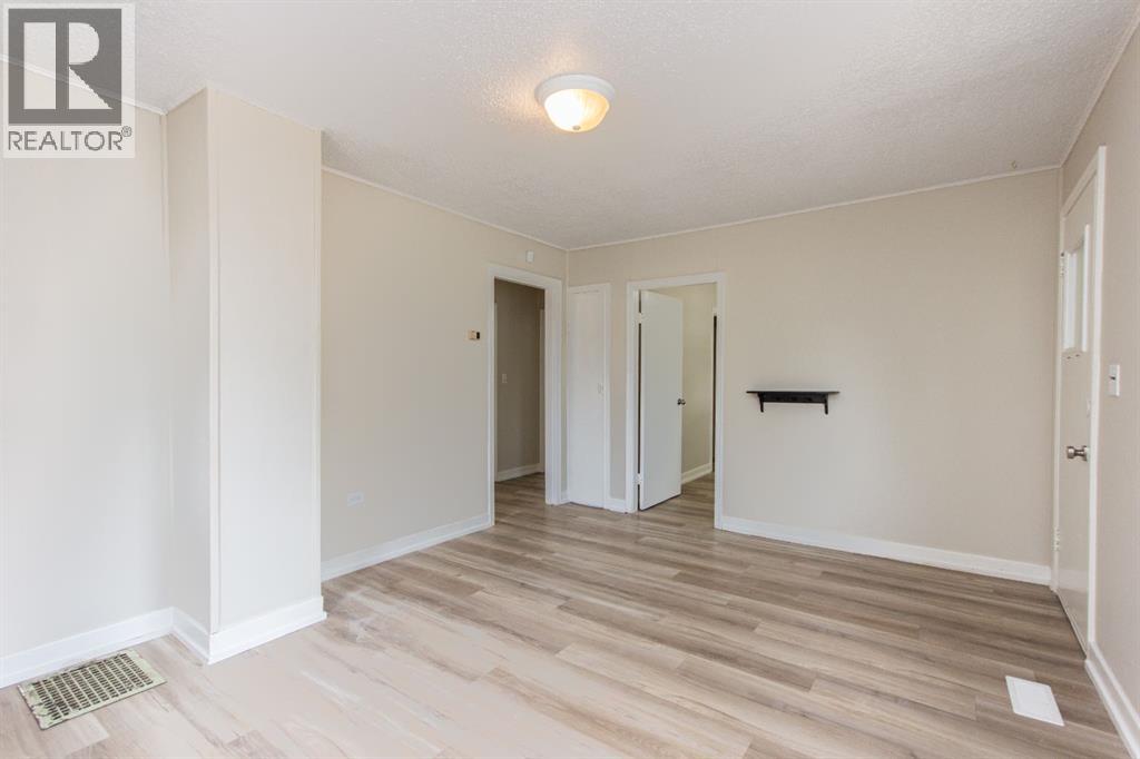 3433 51 Avenue, Red Deer, Alberta  T4N 4E9 - Photo 5 - A2304405