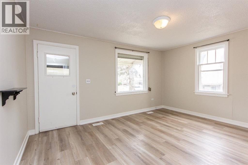 3433 51 Avenue, Red Deer, Alberta  T4N 4E9 - Photo 3 - A2304405