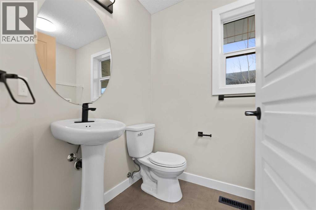 53 Panatella Road NW, Calgary, Alberta  T3K 0S7 - Photo 10 - A2302945