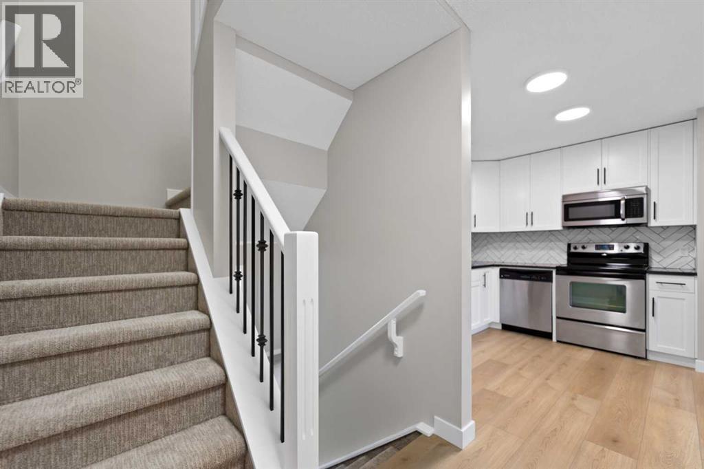 53 Panatella Road NW, Calgary, Alberta  T3K 0S7 - Photo 17 - A2302945