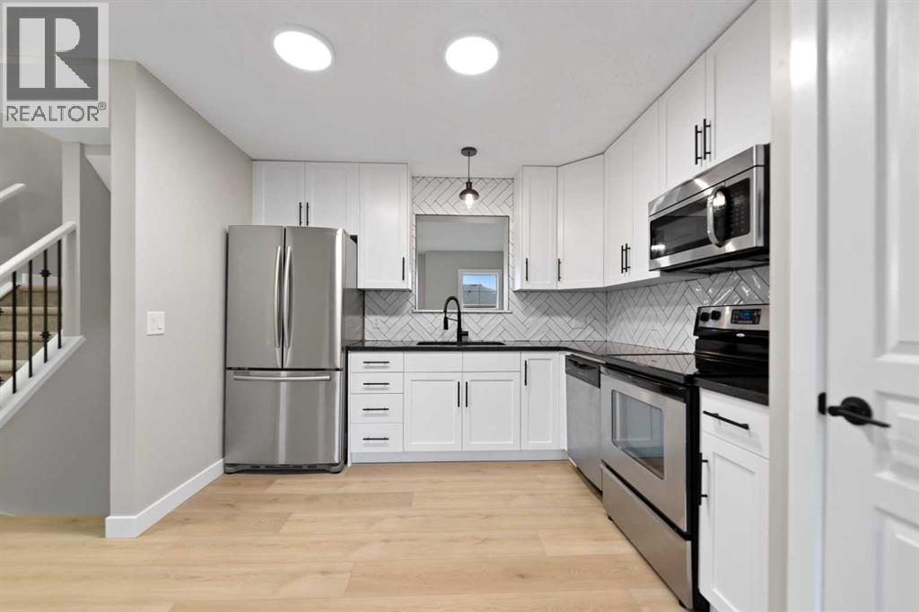 53 Panatella Road NW, Calgary, Alberta  T3K 0S7 - Photo 15 - A2302945