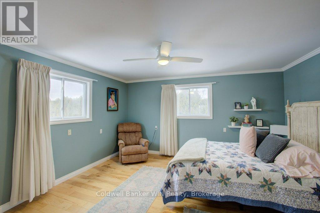 314539 6 Highway, West Grey, Ontario  N0G 1R0 - Photo 17 - X12911712