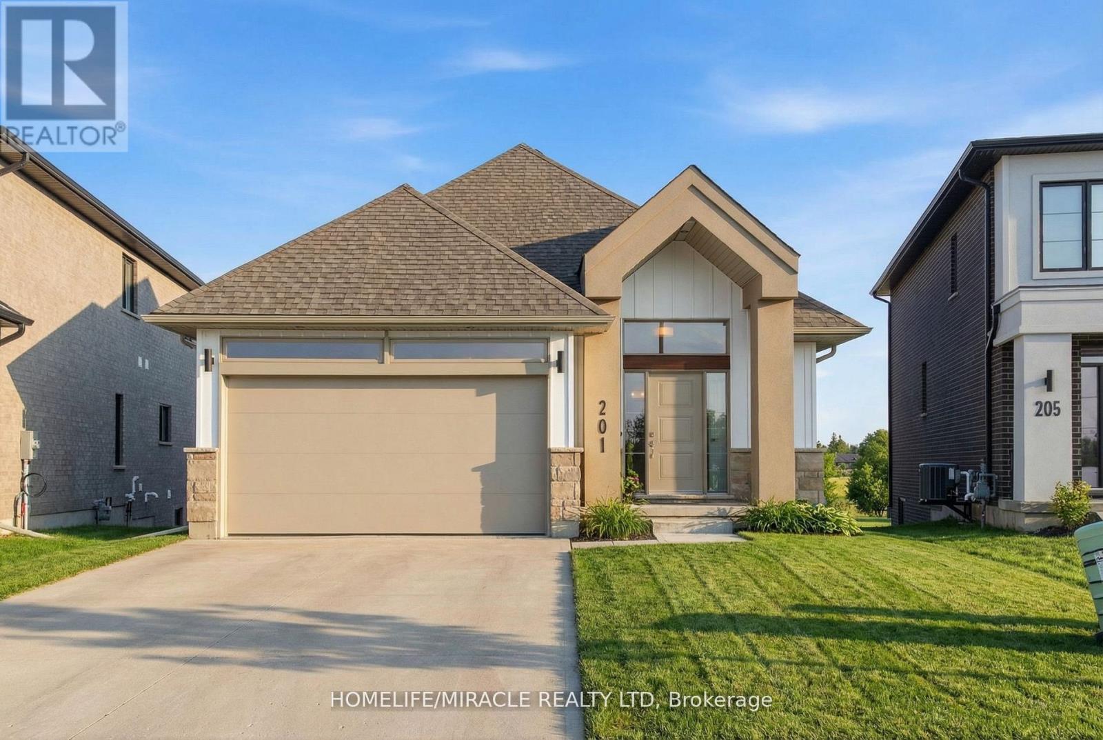 201 DEMPSEY DRIVE, Stratford, Ontario